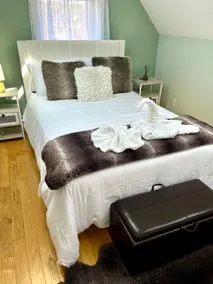 Spacious 4BR Home + Parking - Image 4