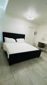 Luxurious-1BR-King-SofaBed 6Mi Disney 2Mi hosp/WD - Image 3