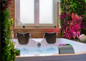 Jungle Love – Romantic Suite & Balneo & Tropical - Image 5