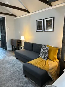 Clean & Cozy Detached Home - Image 3