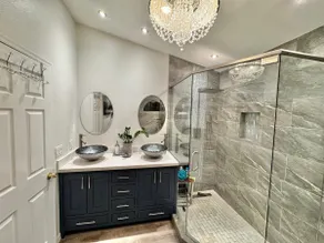 Home In Glendale - Image 4