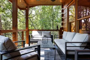 Rayne’s Retreat|King Suites|Hot tub|Lake Access - Image 2