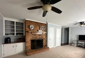 Cozy, country home w convenience - Image 5