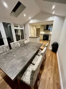 Newly renovated modern house in Stamford - Image 4