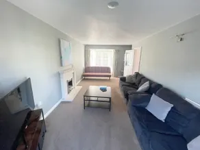 Newly renovated modern house in Stamford - Image 2
