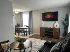 Central location | Charming | Smart TV - Image 2