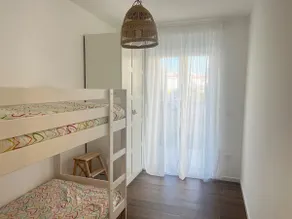 Vacation home with direct beach access - Image 5