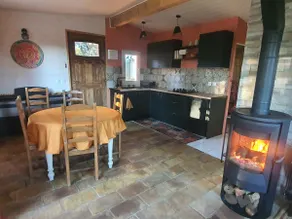 Chalet surrounded by nature, on large wooded grounds - Image 3