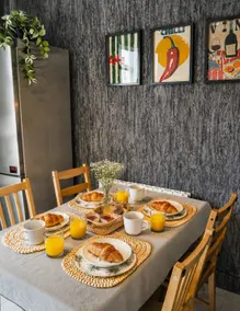 Bright, spacious apartment near beaches and metro - Image 2
