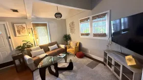 Downtown Cottage | Walk Everywhere, Park once - Image 4