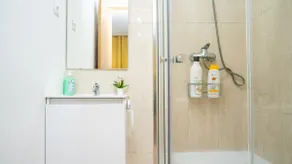 Apartment | Parking | Airport | Ifema | Sleeps 4 - Image 4