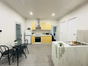 BiG Group16PPL-Victorian5BR Home-Spacious-CityTram - Image 5