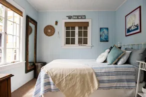 The Gull Cottage- Steps from Downtown & Beach - Image 5