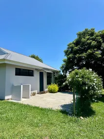 Stylish Cottage on secure estate - Image 2