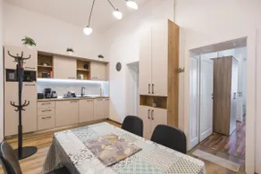 B8 - Large Apartment in Central Sibiu - Image 5