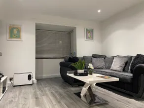 “Modern 1 Bed Flat • Near London & Bluewater! - Image 3