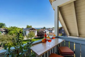 Bright Lake View Apartment with Balcony and Air Conditioning - Image 2