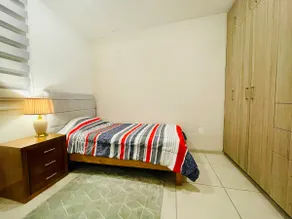 Entire house, new, clean and good area. - Image 4