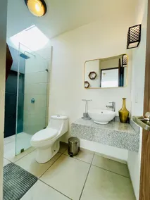 Entire house, new, clean and good area. - Image 5