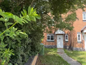 Home away Tamworth Staffordshire 4 Bedroom 3 Bathroom - Semi Detached House - Image 2