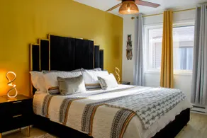 Whispering Feathers, Smart TV, King Bed, WiFi - Image 3