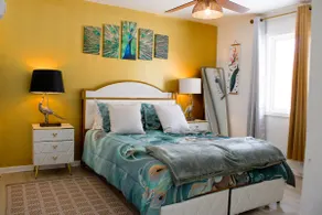 Whispering Feathers, Smart TV, King Bed, WiFi - Image 4