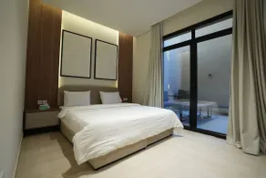 Luxe Retreat Pool & Prime Spot - Image 3
