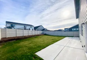 Crisp Modern Stay + Comm. Pool - Image 3