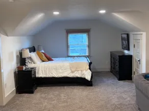 Walk to University of Puget Sound: Spacious Loft - Image 2