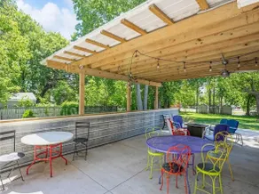 • Casa Dean sleeps 20 close to Fairgrounds • - Image 4
