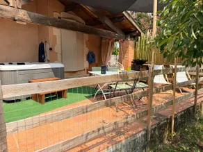Private hot tub · Getaway for two near the vineyards - Image 5