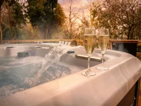 Lou Pitchoun · Romantic Private Hot Tub, Gaillac - Image 2