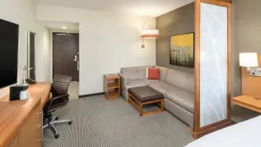 Stylish Hotel Room in the Heart of Greenville - Image 4