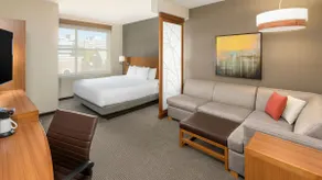 Stylish Hotel Room in the Heart of Greenville - Image 2