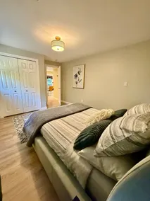 Spacious & modern 1 bed suite. - Image 5