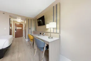 Private Hotel Room + 2 Double Beds | NYC & EWR - Image 3