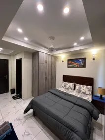 The Cozy Grey - 1BR Modern Apt | Self Checkin - Image 2