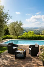 Private Tuscan villa with pool steps from village - Image 2