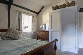 Drewe Arms Church Cottage - Image 4