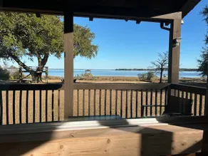 Waterfront, Slps 8 | dock, firepit, arcade+ kayaks - Image 3