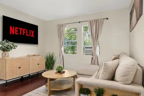 Sleek West Hollywood Getaway - Image 4