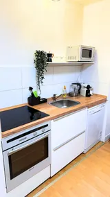 Modern apartment with parking & workplace - Image 4