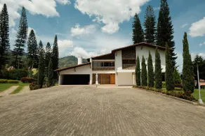 Finca la Araucaria, Antioquia. - Image 2