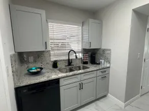 Seaside Charm House - Image 4