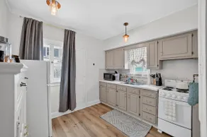 1br apt- heart of Uptown Maumee w/ fiber WiFi! #1 - Image 3
