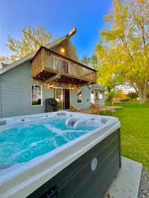 Lakefront Cabin w/ Jacuzzi Perfect Summer Spot! - Image 2