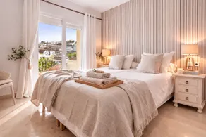Luxury Duplex with Panoramic Views - Image 3