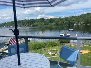 Fall Getaway Cozy Lakefront Cottage - Image 3