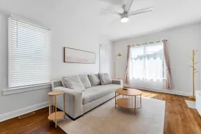 Luxury Modern Home: St. Mary’s Hospital, Downtown - Image 4