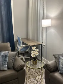 Cozy Home | 3 Beds | Free St. Parking - Image 2